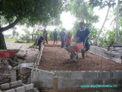 ./Amatuku_2007_ateliers de formation biogaz/9-travaux-fondations_porcherie.jpg